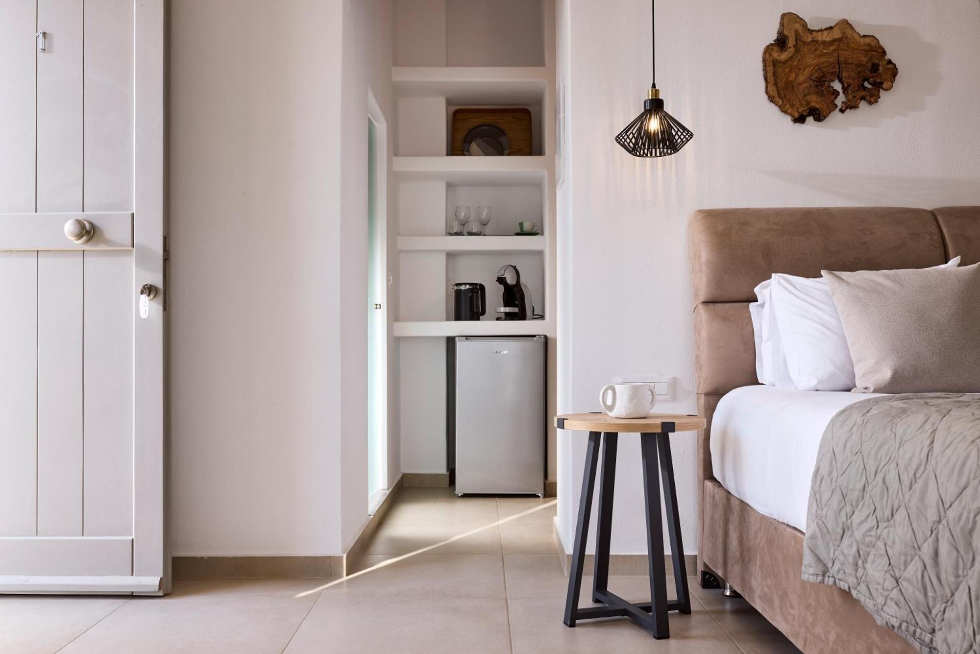 Kedros Milos Suites 阿达玛斯 外观 照片